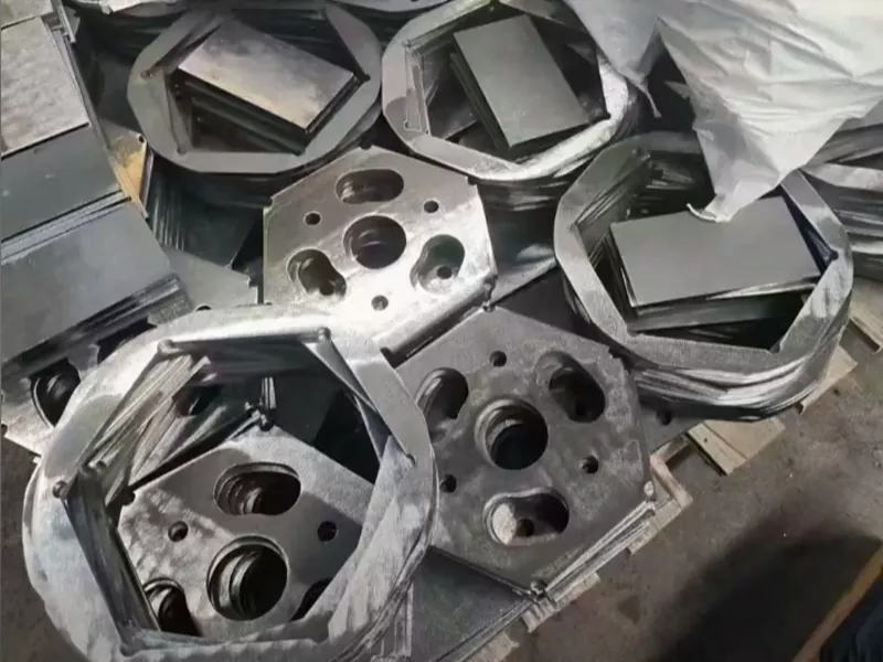 合金鋼の板金部品のレーザー切断